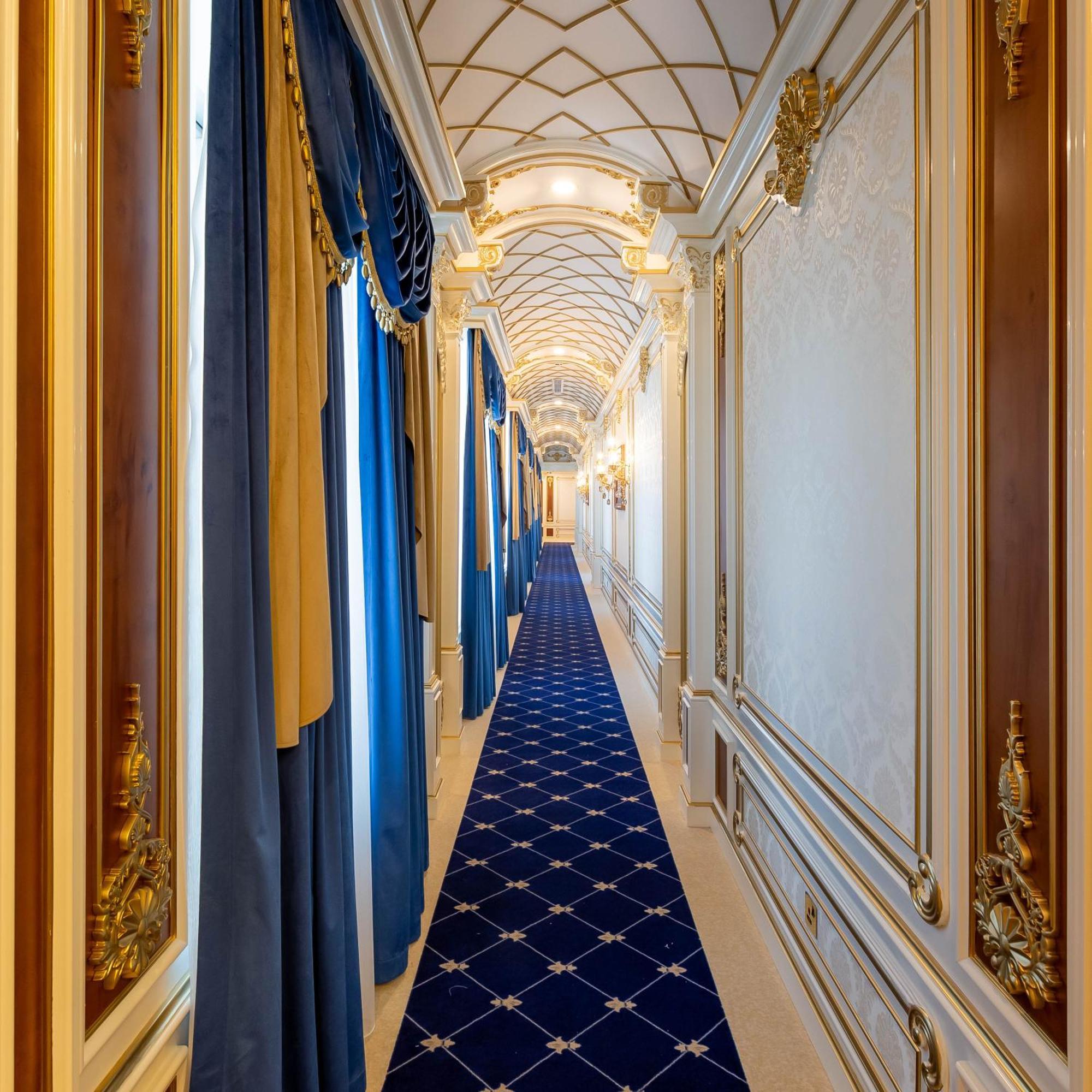 Cristal Erbil Hotel Exteriér fotografie The interior of the train